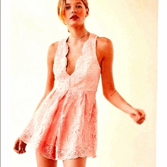 LOVE TRIANGLE Pink Crochet Romper Size S - Picture 2 of 8